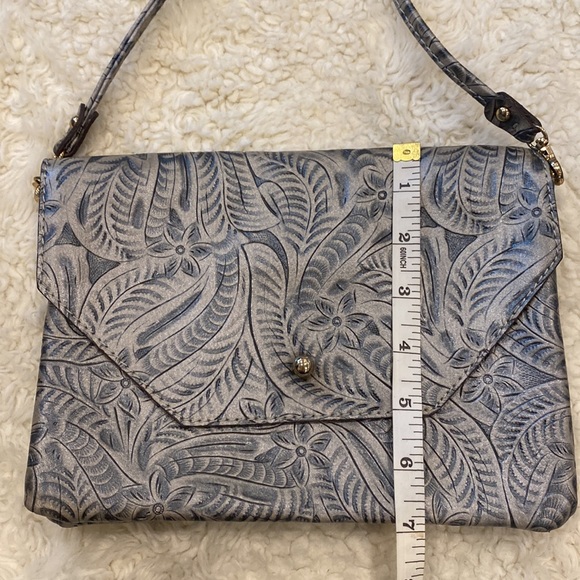 NWOT Street Level cross body bag - Picture 4 of 9